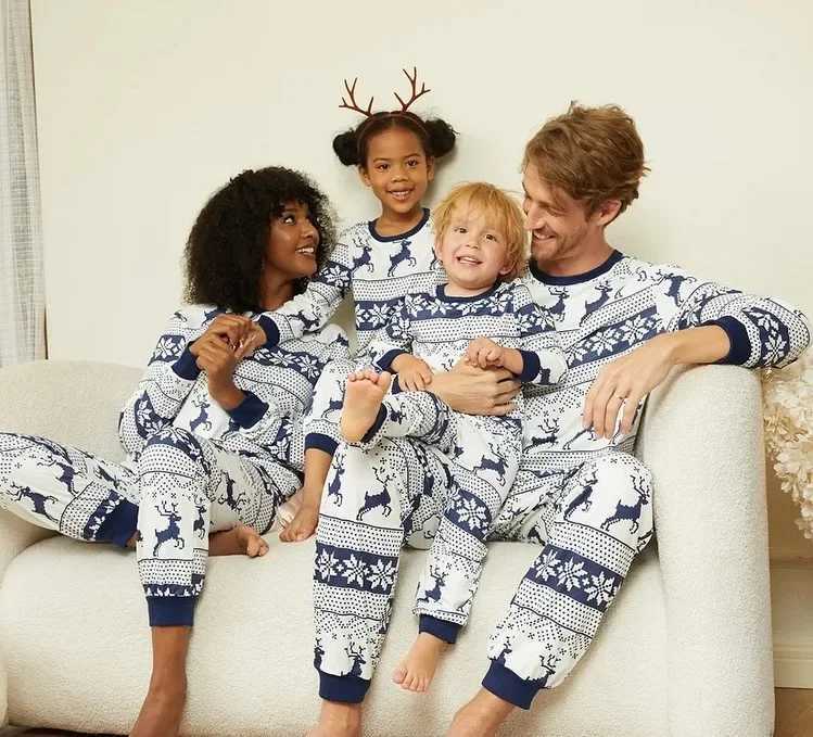 Merry Xmas Family Matching Pajamas Set All Elk Print Mother Father Kids Christmas Clothing Sets Soft Loose Pyjamas Holiday Look L251021JIHY