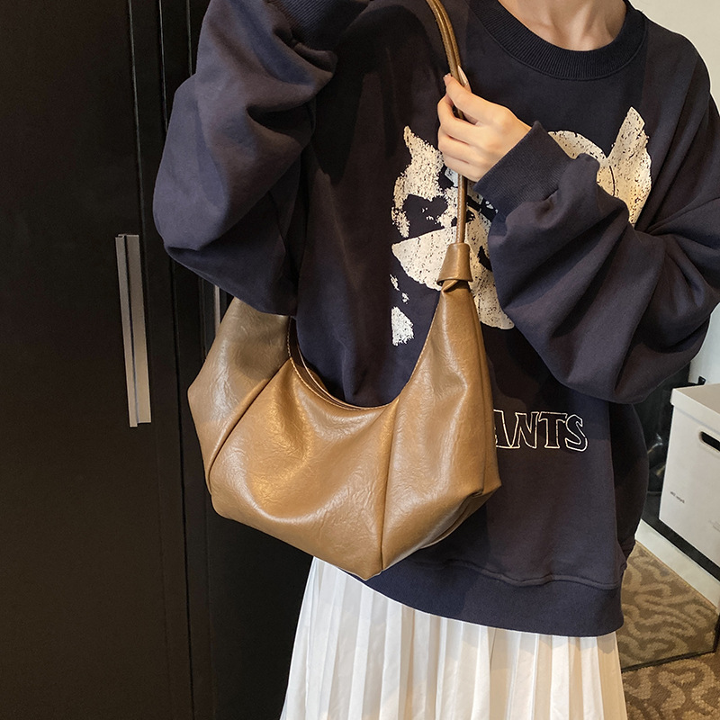 Autumn And Winter New Designer Bag Retro Style Luxury Handbag Casual Fashion Dumpling Bag New Large Capacity Pleated Armpit Bag Minimalist Commuting B