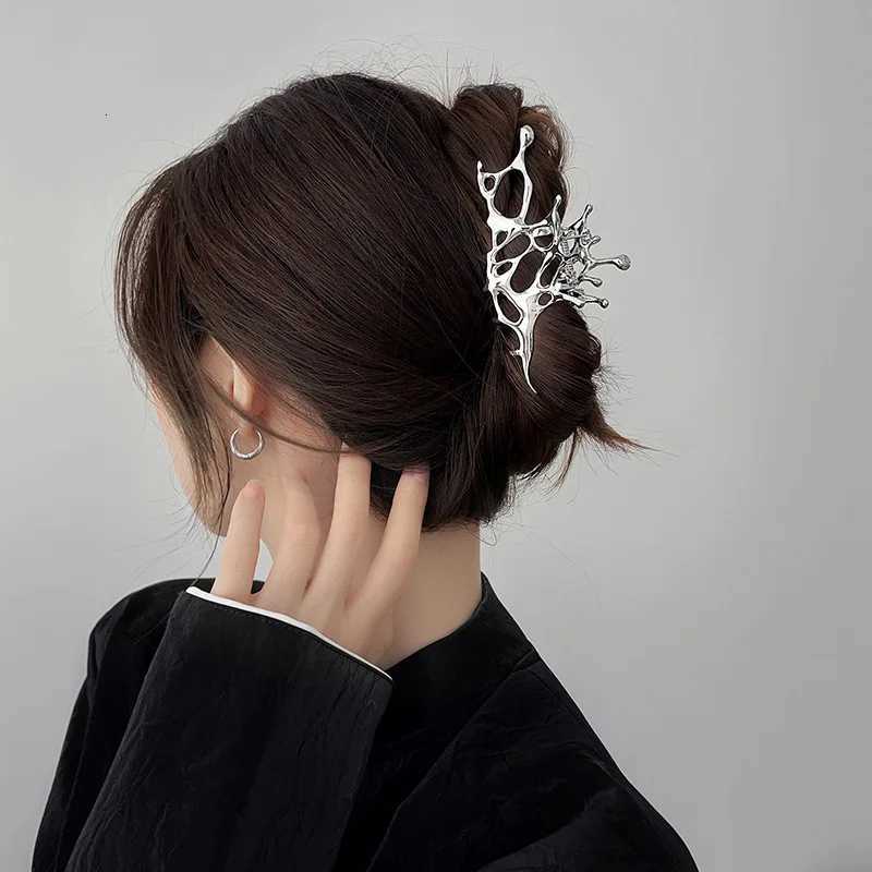 Y2k Geometric Claw Clips Women Large Metal Silver Color Korean Fashion Shark Hair Clips Grab Clamps Girls Hair AccessoriesW254021