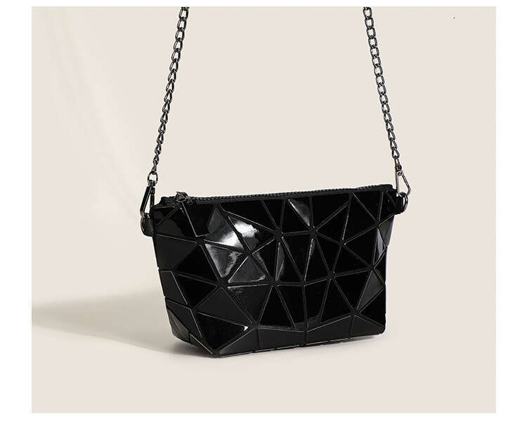 2025 New Geometric Mini Diamond Luminous Laser Single Shoulder Crossbody Chain Dumpling Fashion Versatile Bag