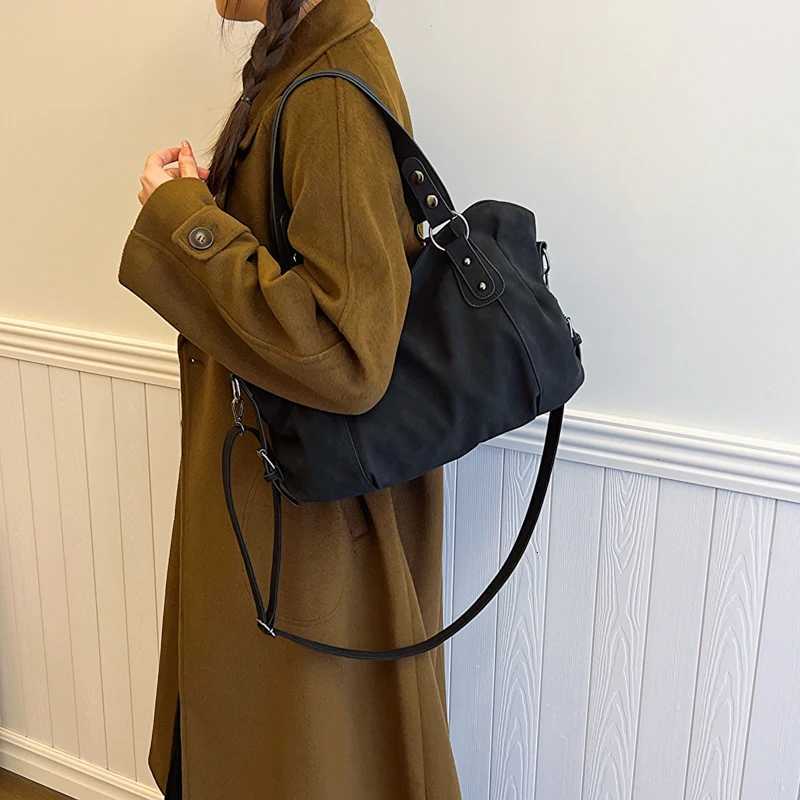 Luxury PU Leather Crossbody Bags Retro Large Capacity Hobo Shoulder Bags Travel Underarm Pouch Women Autumn Winter Handbag Z251018