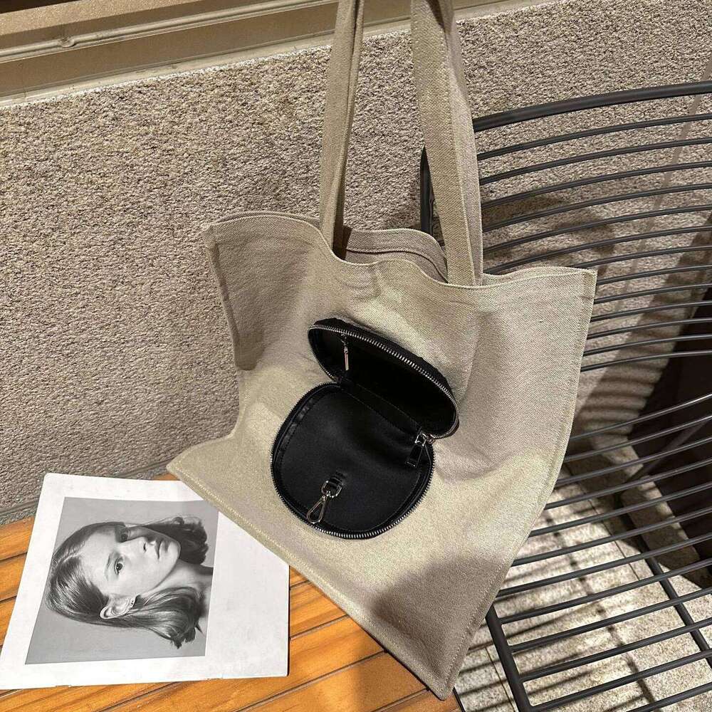 Line Sail Underarm Bag New Niche Design Large Capacity Storage Commuting Simple Handbag Casual Women One-Shoulder Tote Bag 251021