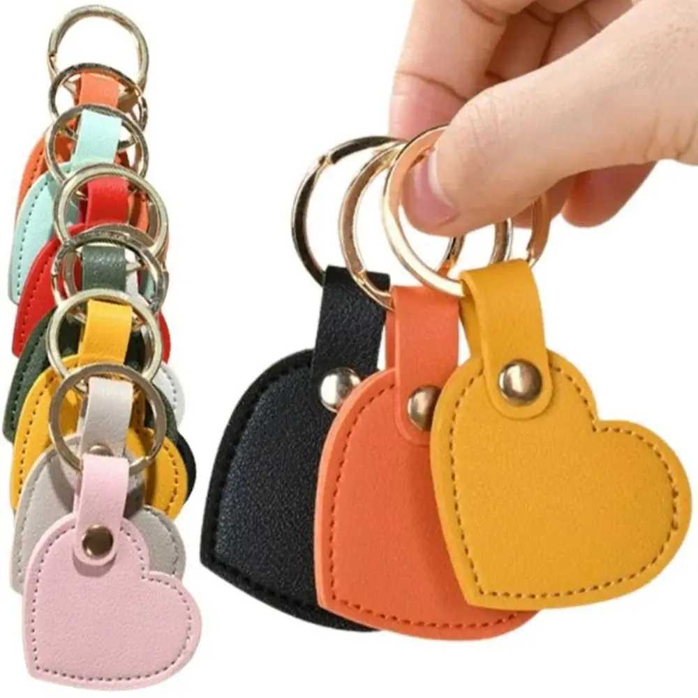 Leather Heart Shape Keychain Colorful Pendant Fashion Simple PU Classic Charm Car Keyring Birthday Gift W251021