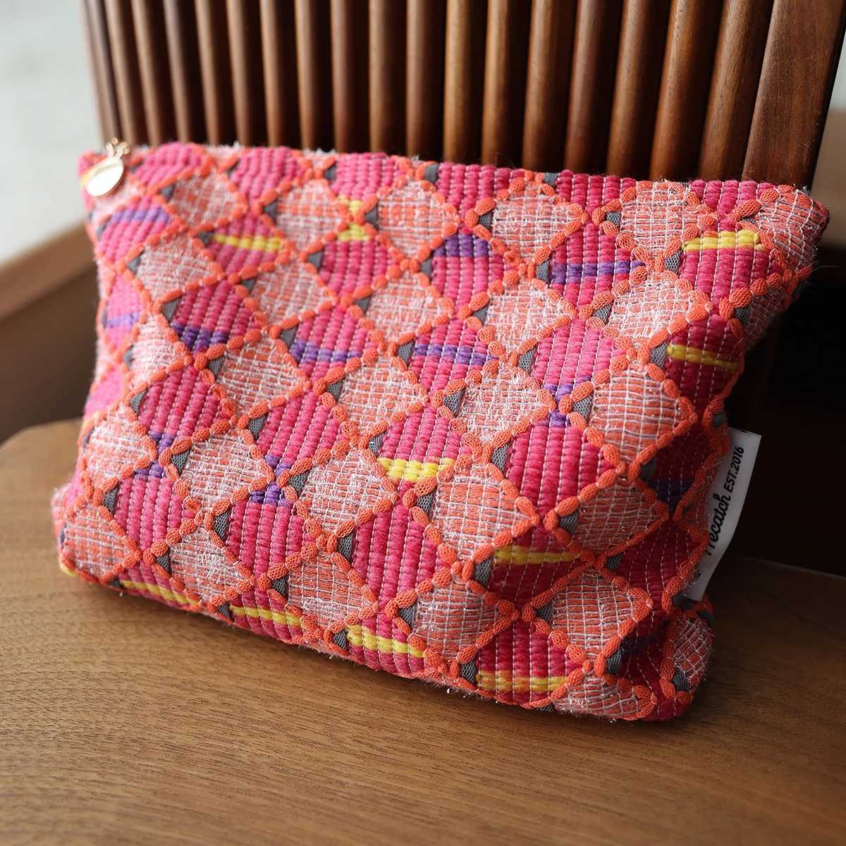 Red diamond grid fashionable largecapacity zipper cosmetic bag birthday gift New Year gift female storage bag travel toilet bagW251021