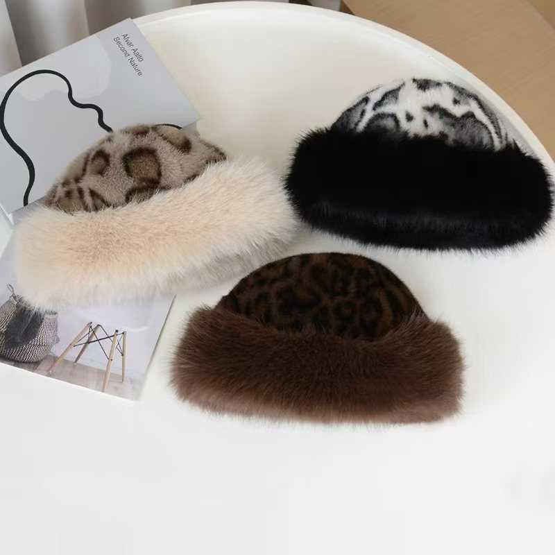 2025 Leopard Print Plush Fisherman Hat Hat for Women Autumn Winter Thickened Warm Ear Protection Imitation Fur H251020