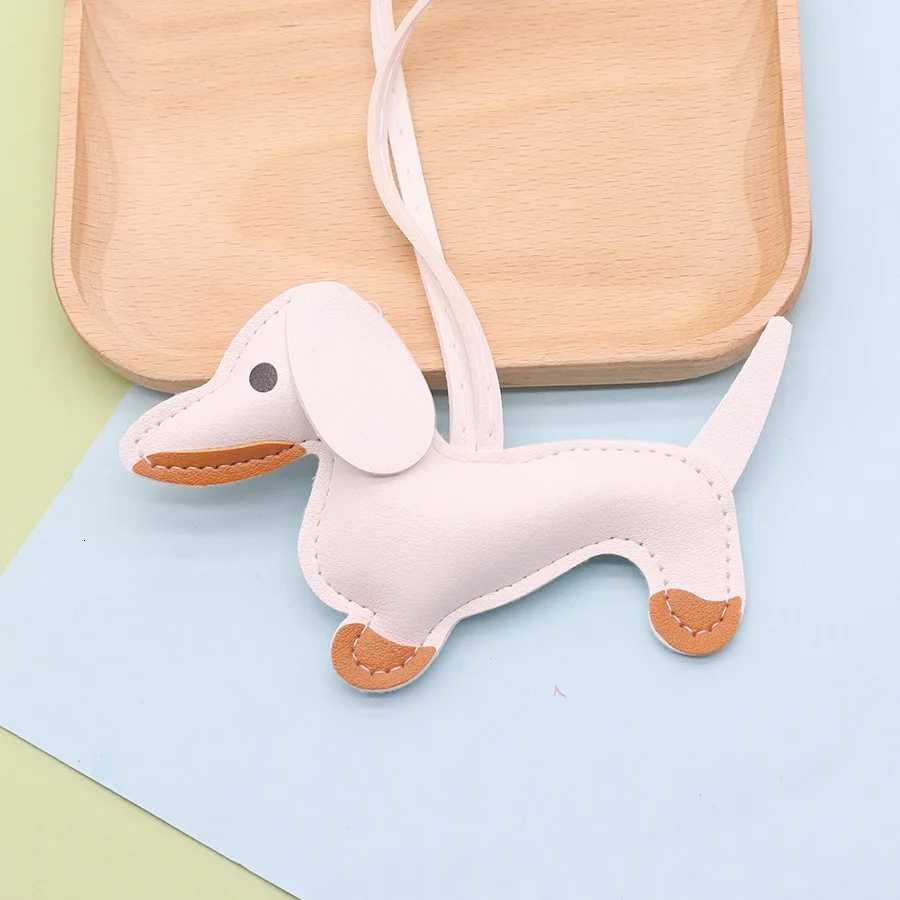 Fashion Dachshund Dog Keychain PU Leather Puppy Animal Pendant Keyring for Women Bag Ornament Valentine Day Gift W251021