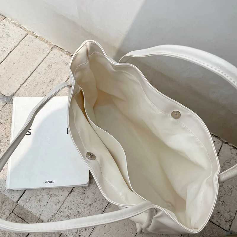 Portable Texture Tote Bag for Women Shoulder Underarm Bag Commuting Bag Large Capacity Niche Design Autumn Winter HandbagsXJ251021