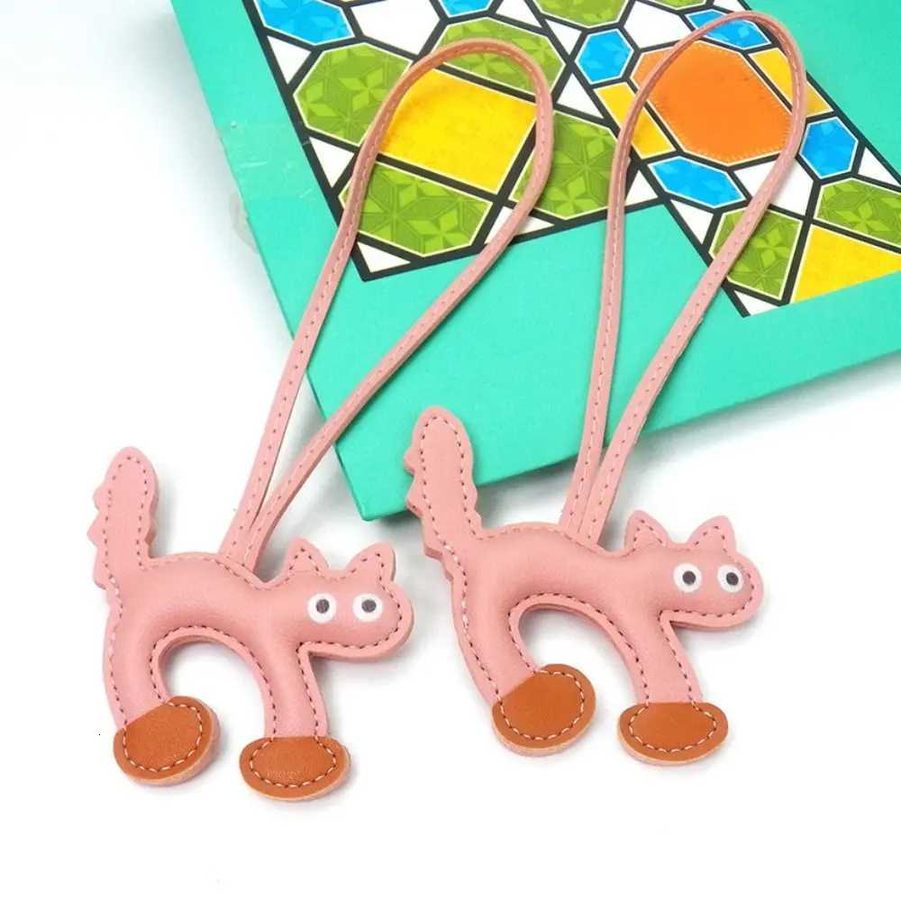 Cute PU Leather PU Leather Cat Hanger Dog Cute Puppy Cartoon Keychain Cartoon Car Keyring Bag Pendant Bag Ornament W251021