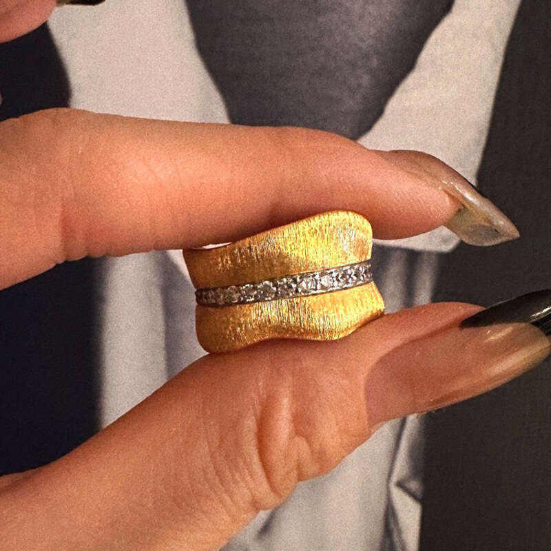 Palace Style Banana Designer Leaf for Women Light Luxury Italian Brushed Craft Design Diamond-Studded Ring