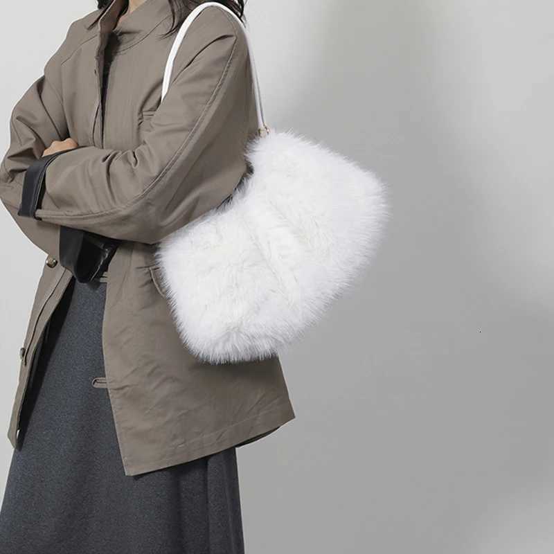 Womens Autumn and Winter Handbag Imitation Fur Fashion Plush Underarm Bag Solid Color Large Capacity Shoulder BagXJ251021