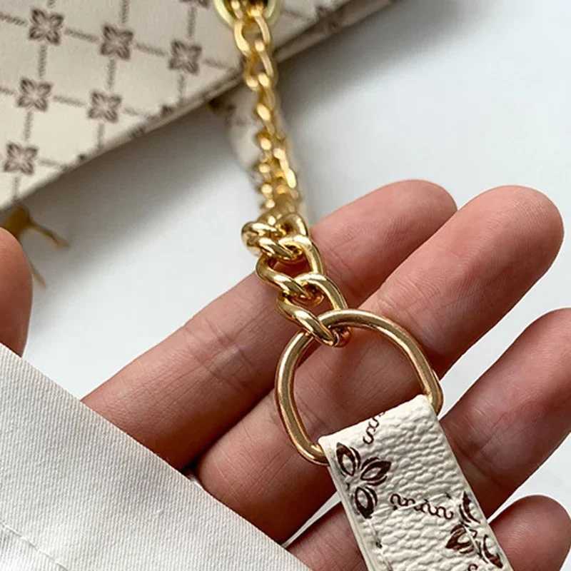 Summer High Quality PU Leather Fashion Largecapacity Shoulder Armpit Womens Bag Work Student Travel Female Retro Handbag ToteXJ251021