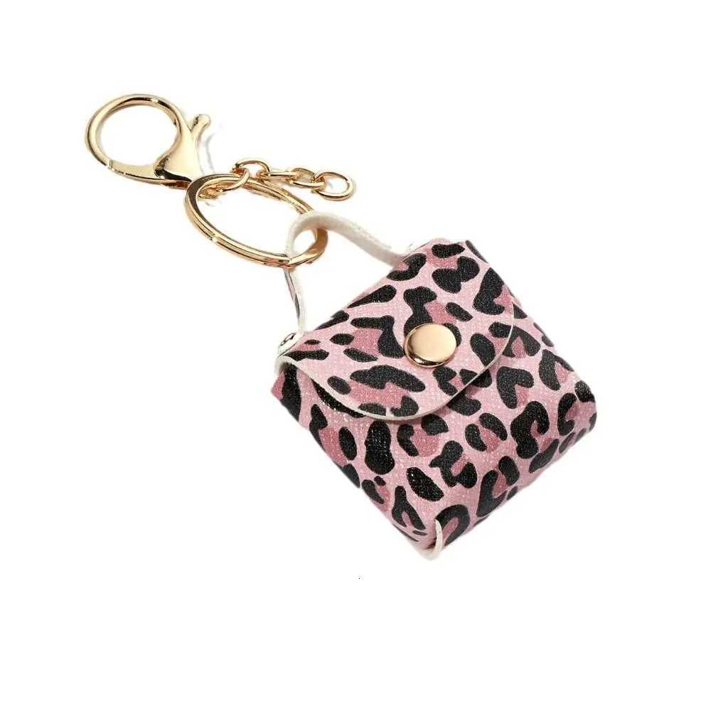 Kawaii Mini Keychain Cute Small Square Bag Keyring Candy Color Pendant Creative Backpack Hanger Car Decoration DIY Accessories W251021