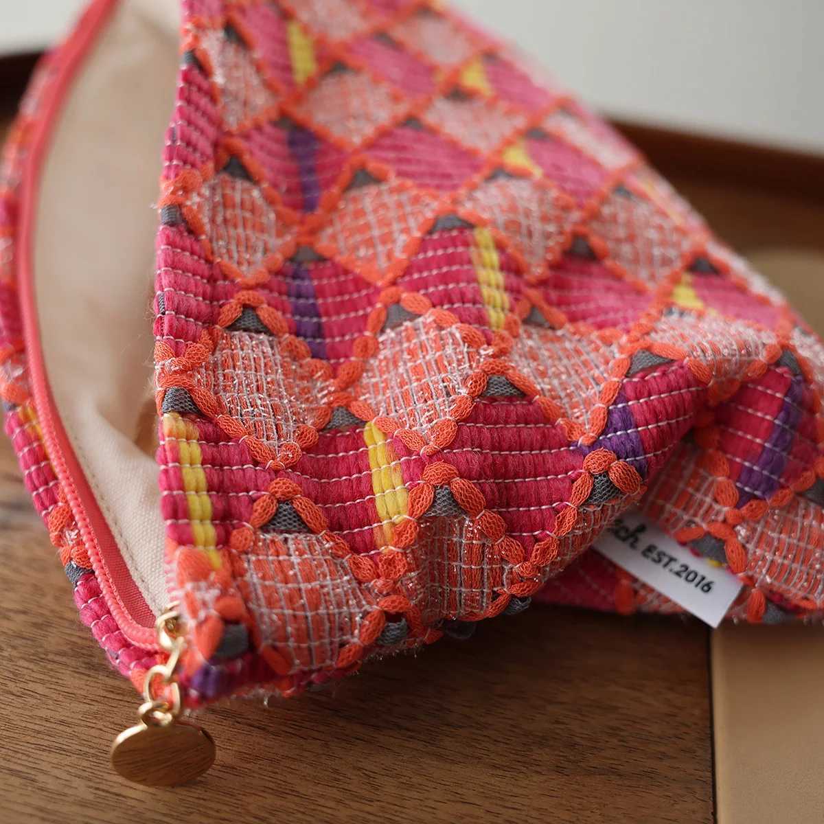 Red diamond grid fashionable largecapacity zipper cosmetic bag birthday gift New Year gift female storage bag travel toilet bagW251021