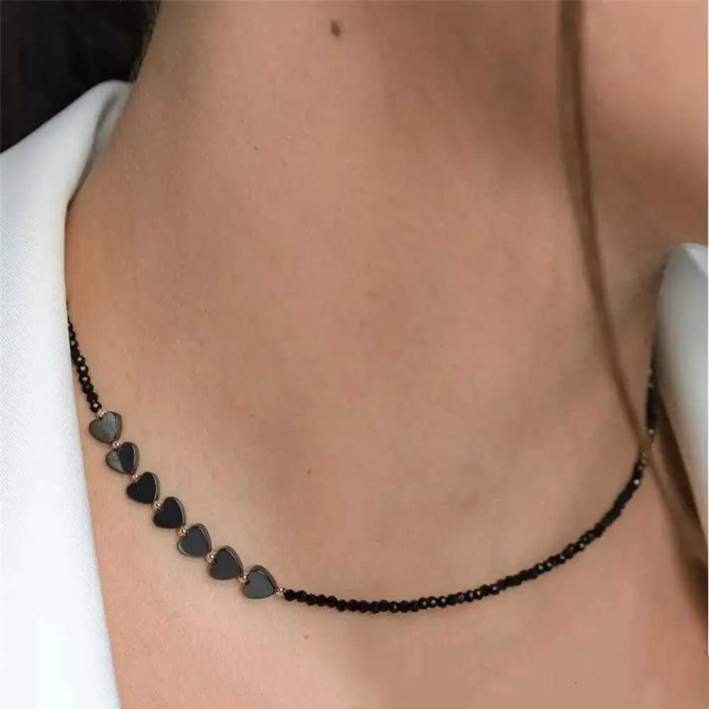Fashionable Minimalist Black Gallstone HeartShaped Patchwork Crystal Beading Necklace for Womens Gift New2024XJ251018