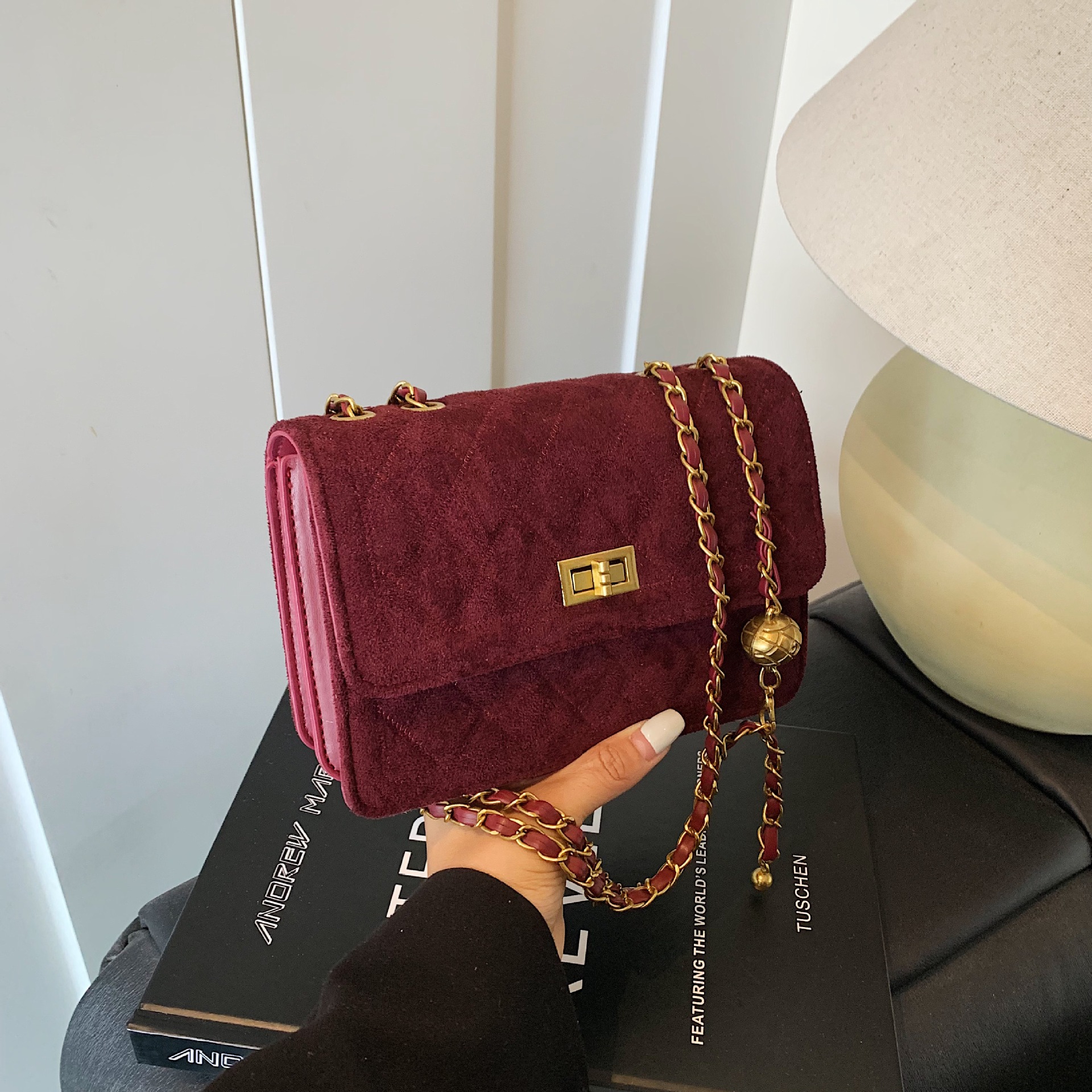 Designer bag 2025 hot fashionable versatile commuter flap bag with diamond lattice vintage underarm shoulder bag for woman black red coffee khaki