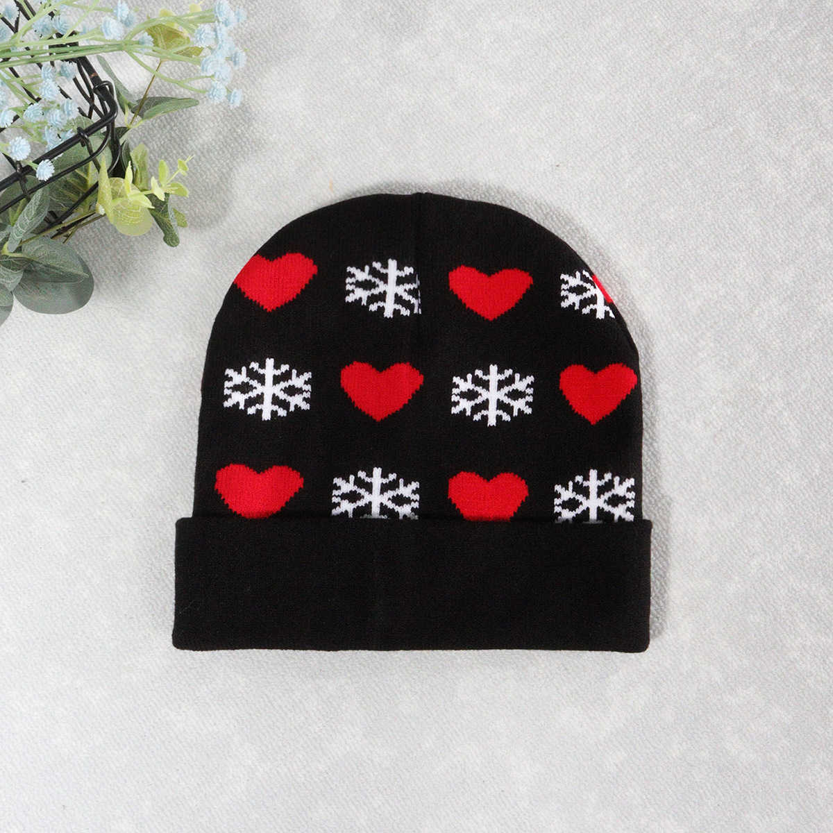 New Autumn and Winter Jacquard Hat Snowflake Love Heart Christmas Style Knitted Hat Warm Casual Fashion Cold Hat H251020