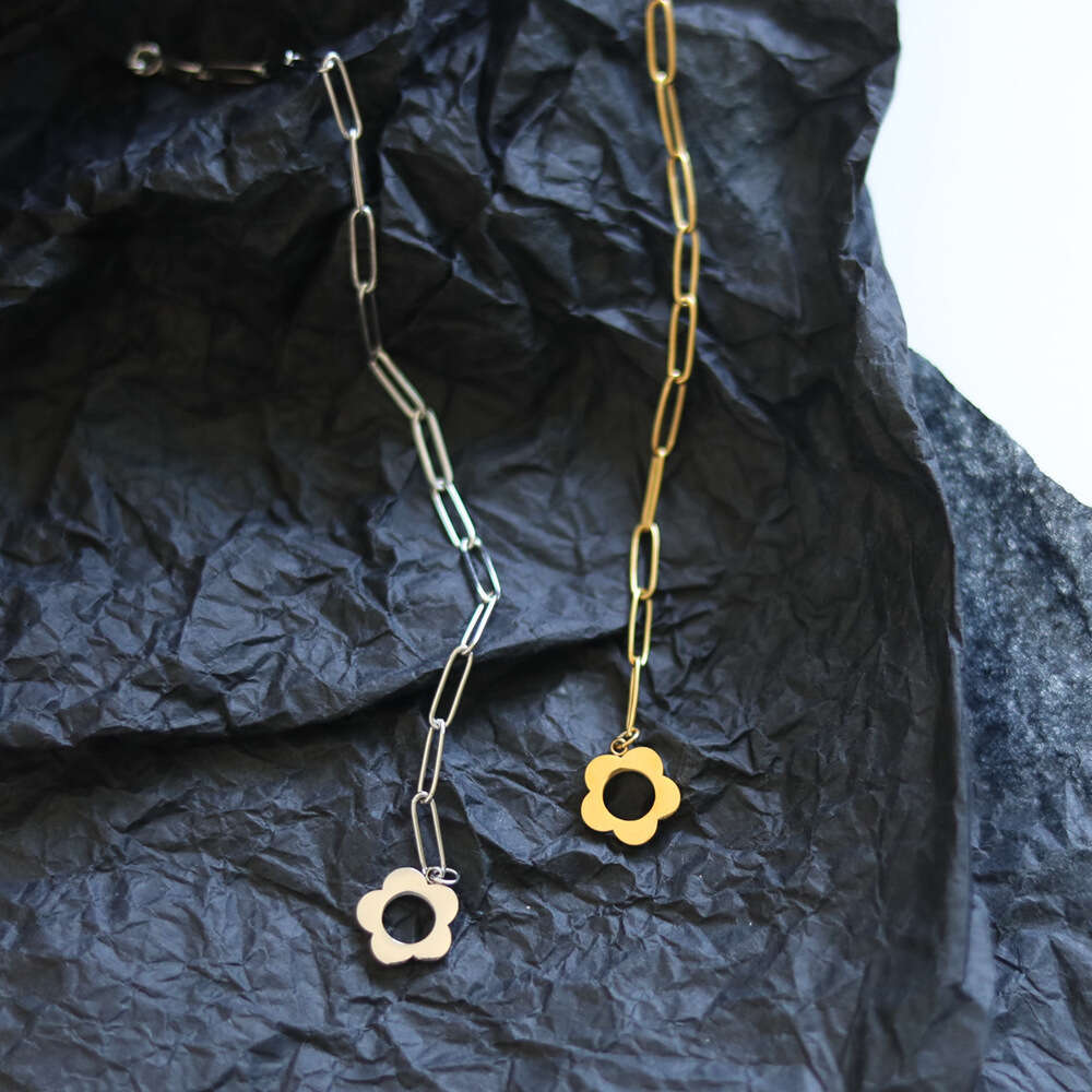 Jinhui INS Style Floral Forest Series Summer Designer Niche Design Small Daisy OT Buckle H Titanium Steel Chain Design Women's Personality Trendy