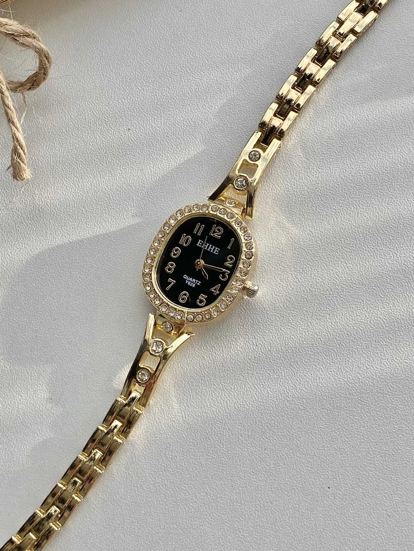 Luxury Oval Diamond Inlaid Bracelet Wrist Female Fashion Quartz Clock esXJ251021