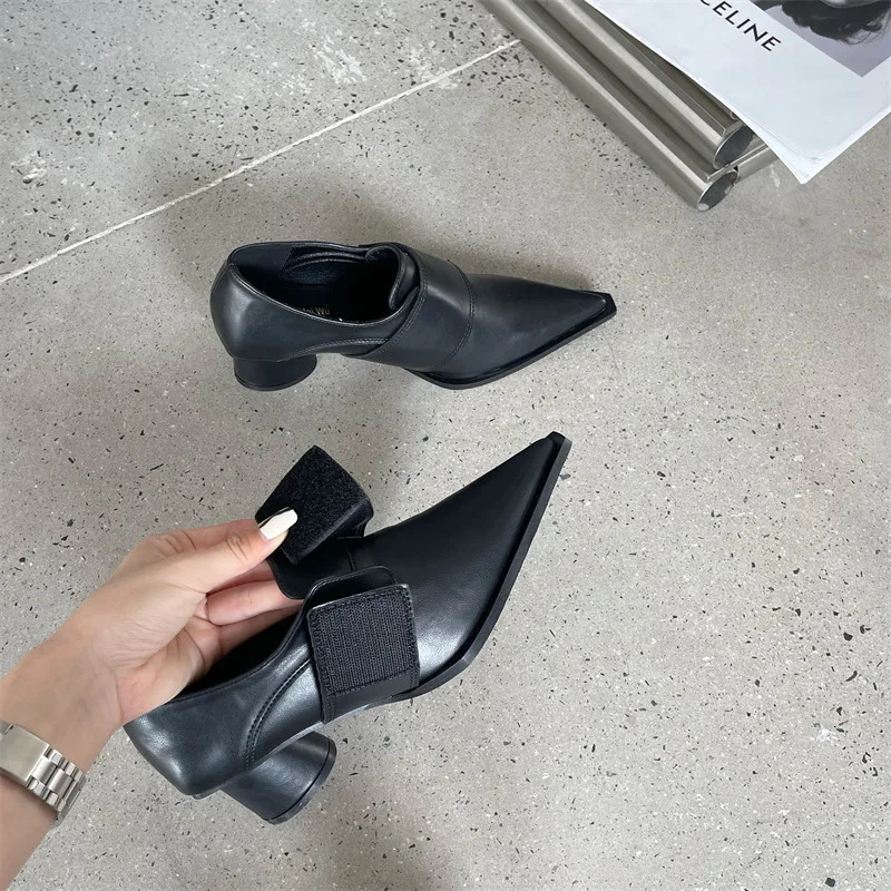 Dress Office Women Pumps Spring Summer Mature Retro PU Leather Fashion Chain Pointed Toe Thick Heels Shoes Woman 251017