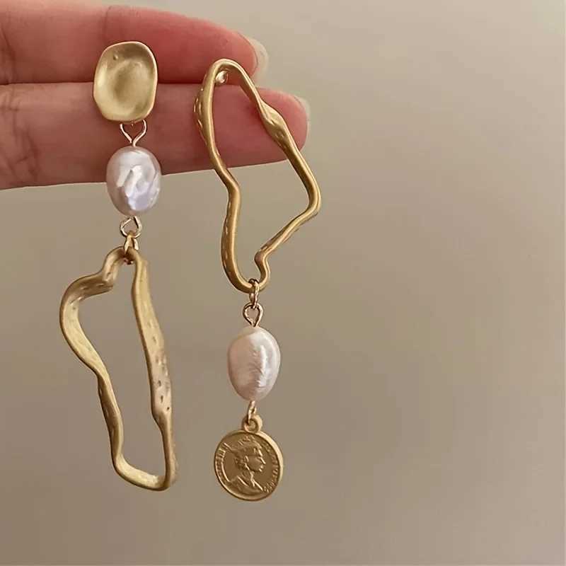 1Pair Hollow Irregular Shape Faux Pearl Decor Asymmetric Dangle Earrings Simple Y2K Style Creative Female Jewelry J251021