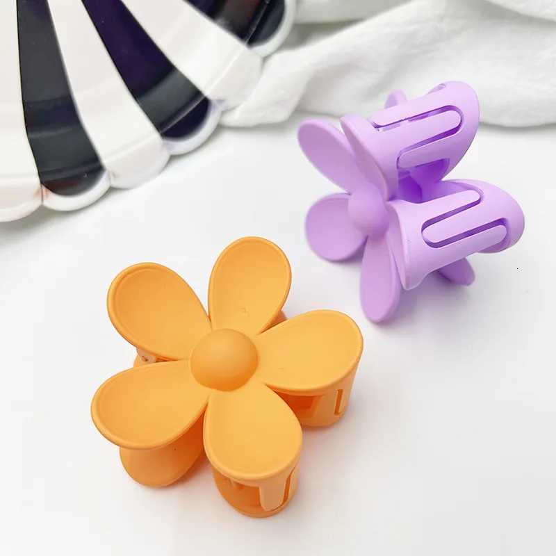 7CM Sweet Flower Hair Claw Clips Frosted Solid Color Women Girls Hair Clip Hairpin Shark Clip Ponytail Clips Hair AccessoriesW254021