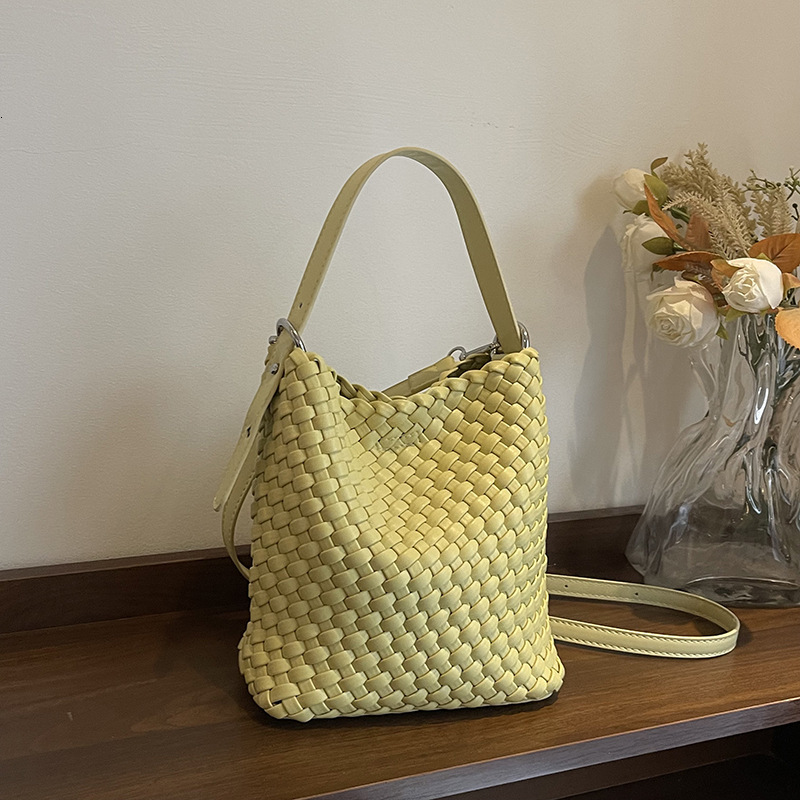 Luxury Brand Designer Bag Super Popular Niche Woven Bag For Women 2025 New Summer Versatile Crossbody Bag Fashion Super Popular Handbag Bucket Bag