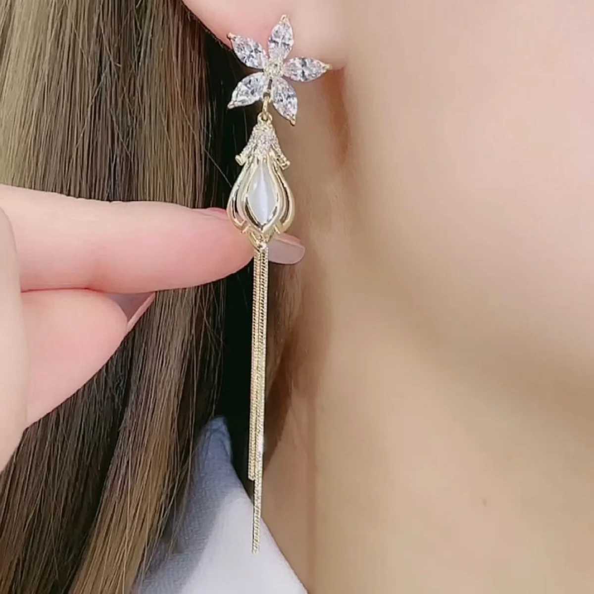 Luxury Zircon Flower Tassel Drop Earrings For Women Exquisite Elegant Shiny Crystal Floral Dangle Earring Wedding Party Jewelry J251021