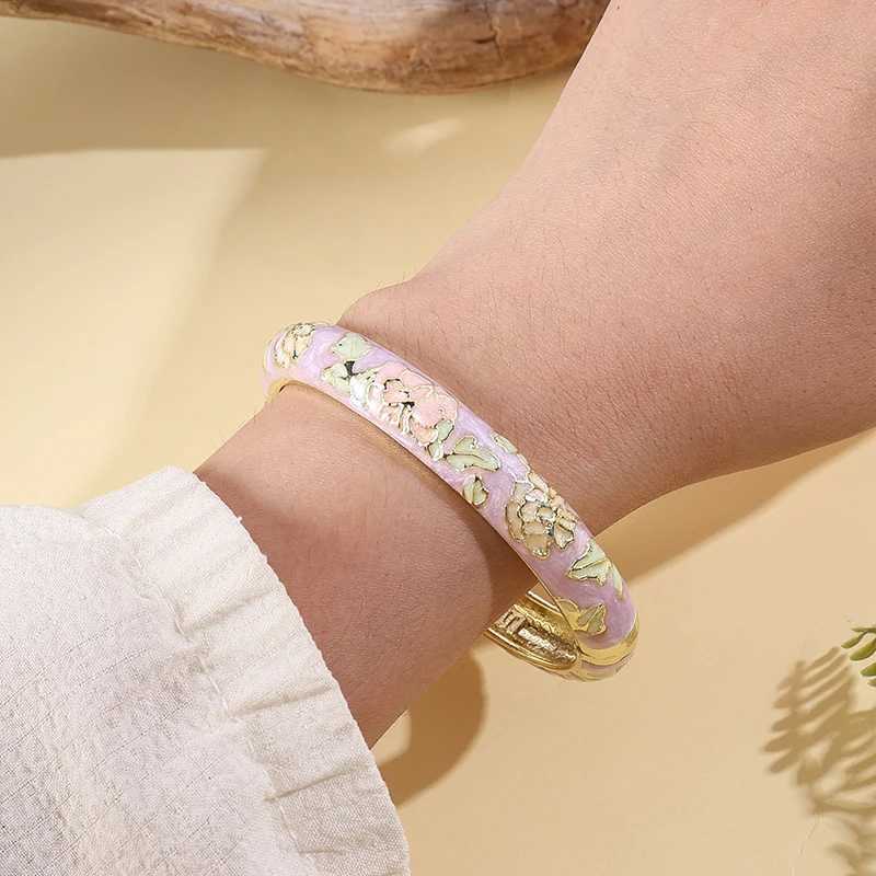 FTCY Vintage Enameled Bracelets For Women Flower Gold Color Cloisonne Bangles Elegant Womens Jewelry Gifts J251021