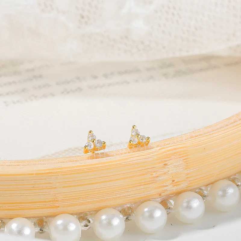 Fashion Mini Inlaid Crystal Stud Earrings for Women Gold Silver Color Sweet Wild Earring Jewelry AccESSories Gifts J251021