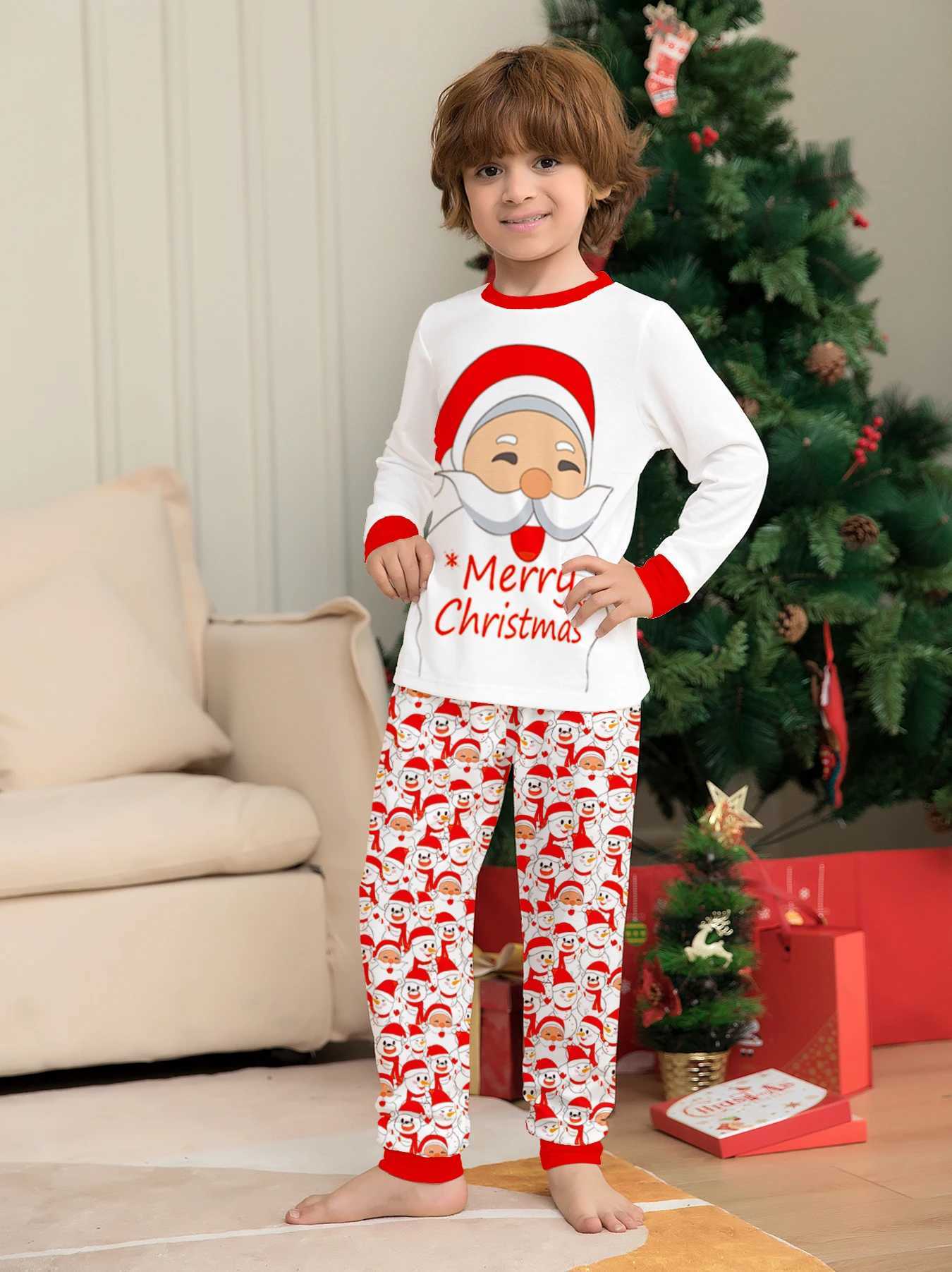 Family Matching Christmas Pajamas Sets Adorable Santa Reindeer Prints Cozy Cotton Material L2510219O4I