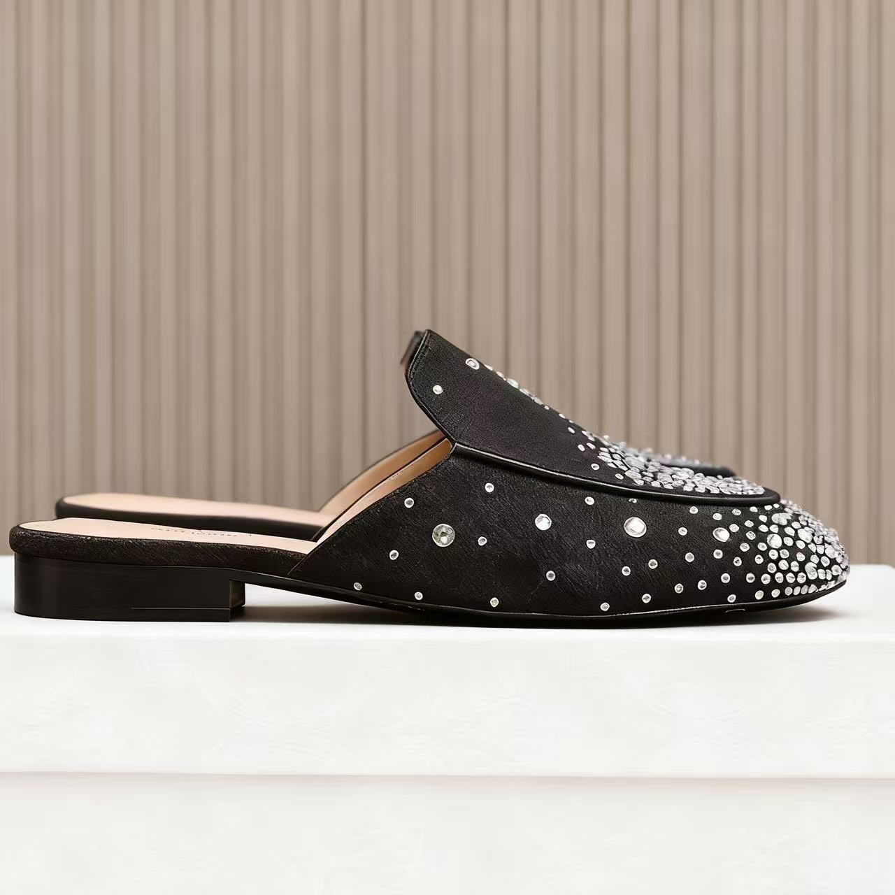 Designer Sandals Mens Womens Slides claquettes Rubber Slippers Slide Sandal Black White Blooms Floral Flat Gear sole Luxury Sliders Summer Beach shoes size 35-46