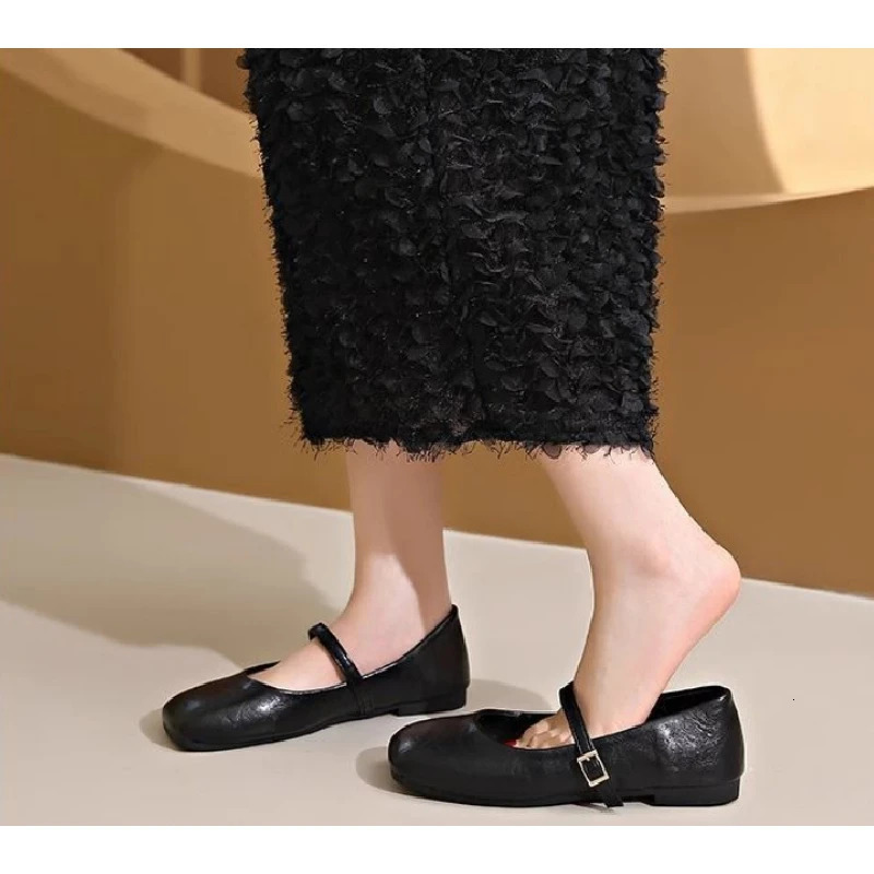 2025 Womens French Vintage Mary Janes Genuine Leather Flats with Antique Brass Buckle Low Heel Dress Shoes for Spring 251021