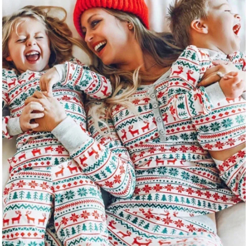 Christmas 2025 Family Matching Outfits Allover Print Mom Dad Kids 2 Pieces Pajamas Set Sleepwear Baby Romper Xmas Look Pyjamas 251021