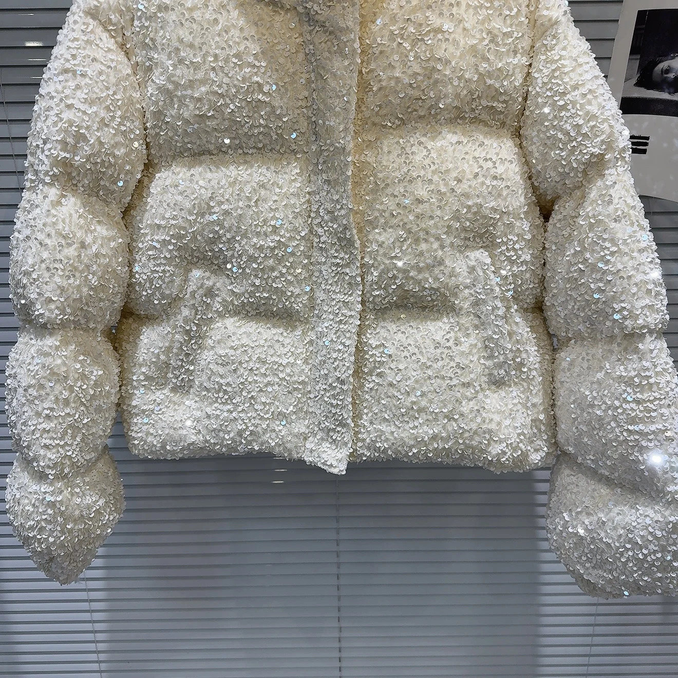 Winter Warm Sequin Puff Stand Collar Down Jacket Female Thick Fluffy Parker Cotton Outwears Women White Duck Zipper Jackets 251017