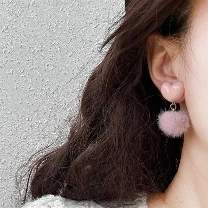 Sweet Pink Love Heart Hairball Earrings for Women Girls Temperament Furry Fluffy Ball Dangle Earring Fall Winter Kawaii Jewelry J251021