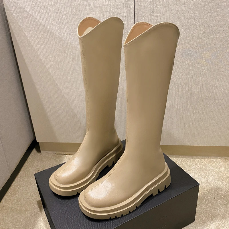 2025 New Trendy and Versatile Fashionable Casual Ankle Boots with Thick Soles and Slimming Effects 251021