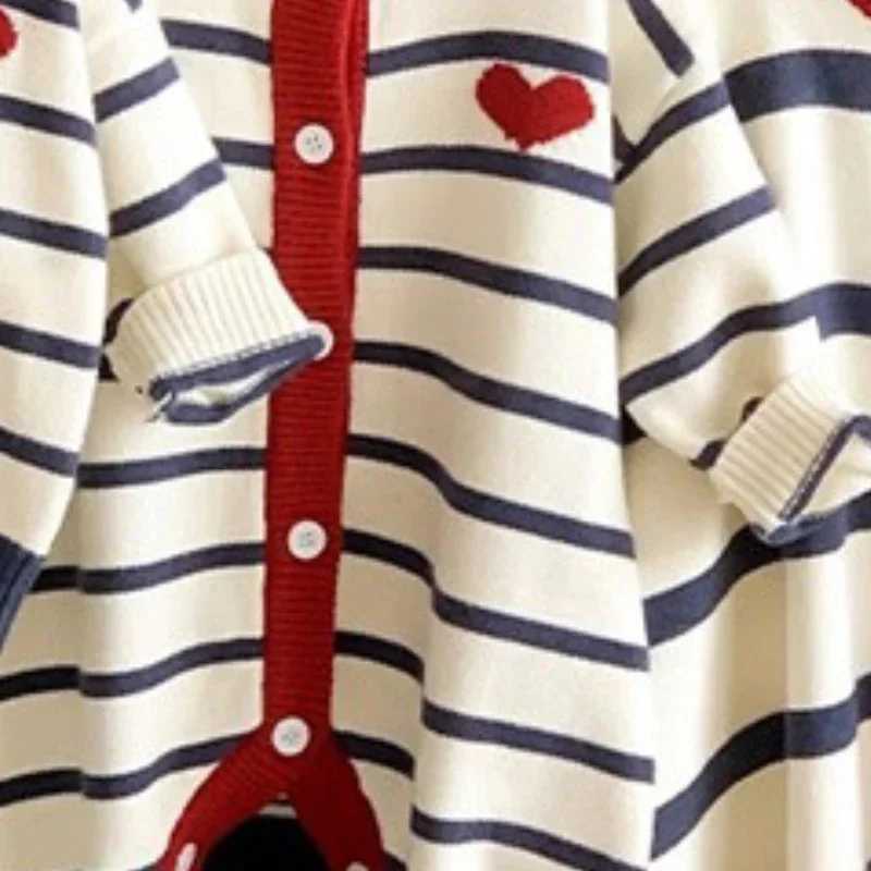 2025 Knitted Cardigan Coat for the Whole Family Christmas Children Autumn Sweater ThreeLine Pattern Love ForeignStyle Clothes L251021ZYVW