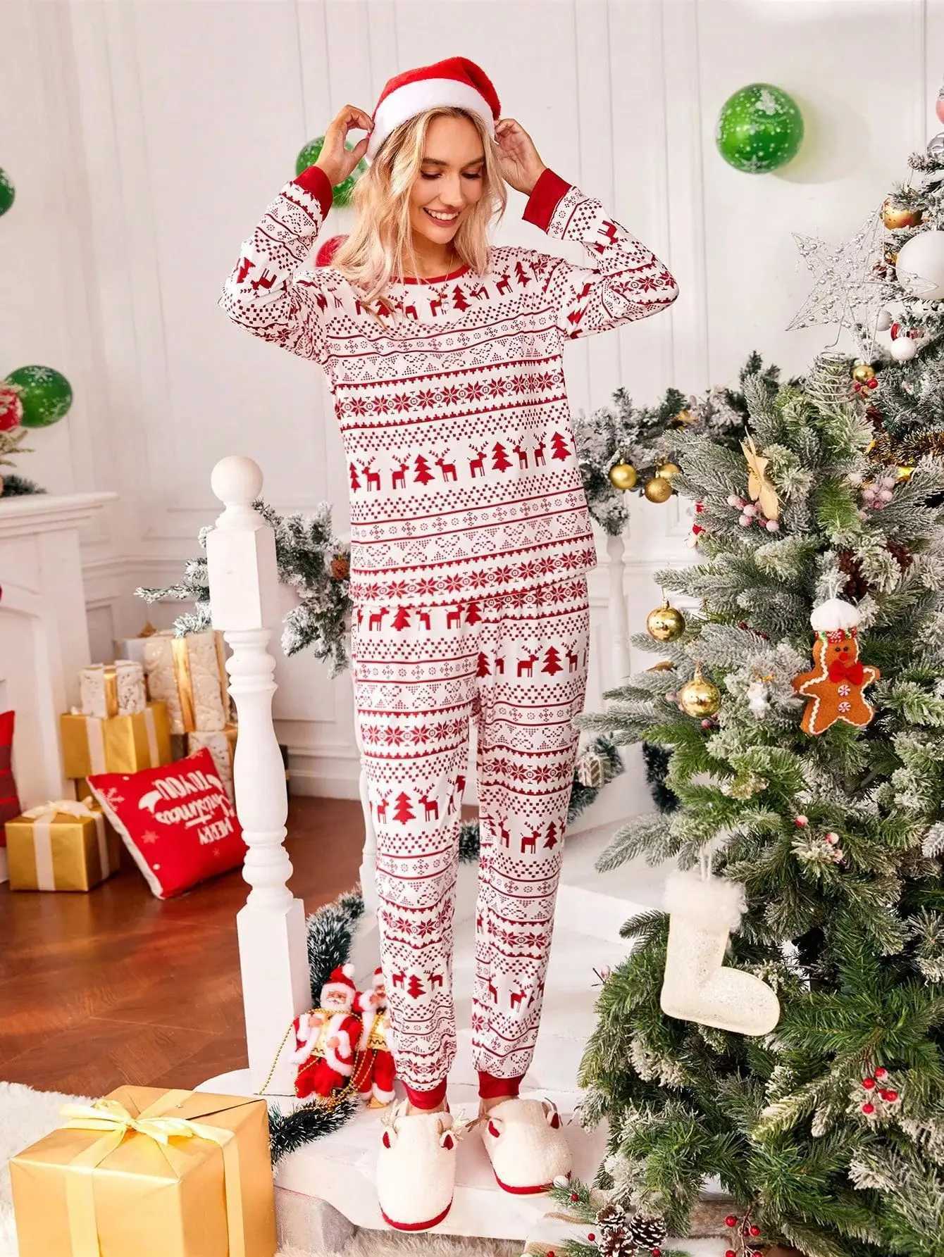 New Years Costume Family Matching Outfits Mom Dad Kids All Over Print Christmas Pajamas Set Soft Loose Loungewear Xmas Look Pjs L251021BU0G