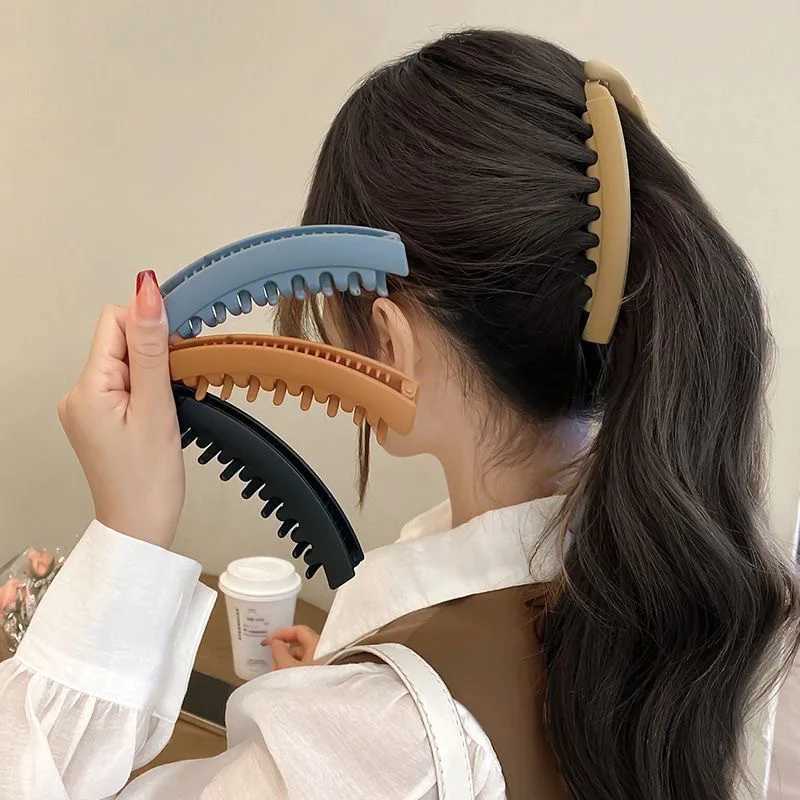 Hair Clips Solid Color Banana Clip Fish Shaped Hairpin Womens Hair Accessories Fashion Ponytail Barrettes Hair Claws HairpinsW254021
