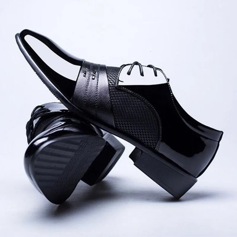 Fashion British Mens Leather Shoes Classic Man Pointed Toe Formal Wedding Shoes Male Flats Dress Shoes Lace Up 251021