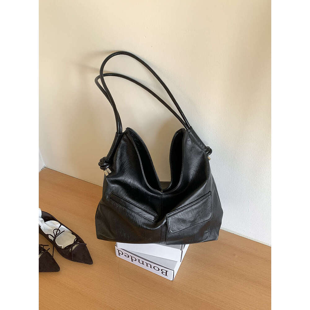 Large Capacity Tote Women, Fashionable Commuter Bag, High-End Niche PU Soft Leather Handbag And Shoulder Bag For Women B5