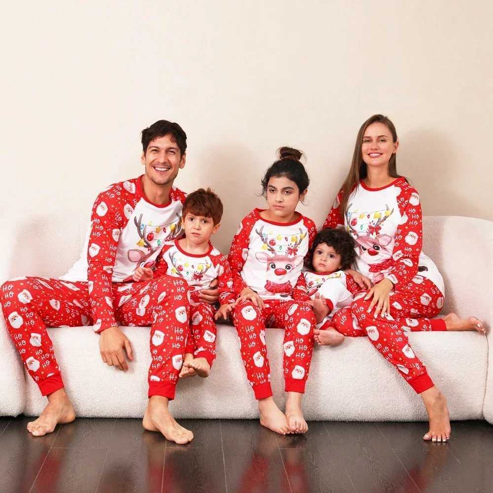 2025 New Family Christmas Pajamas Set All Elk Print Parentchild Matching Outfits Baby Romper Soft Loose Sleepwear Xmas Look Pjs L251021A91O