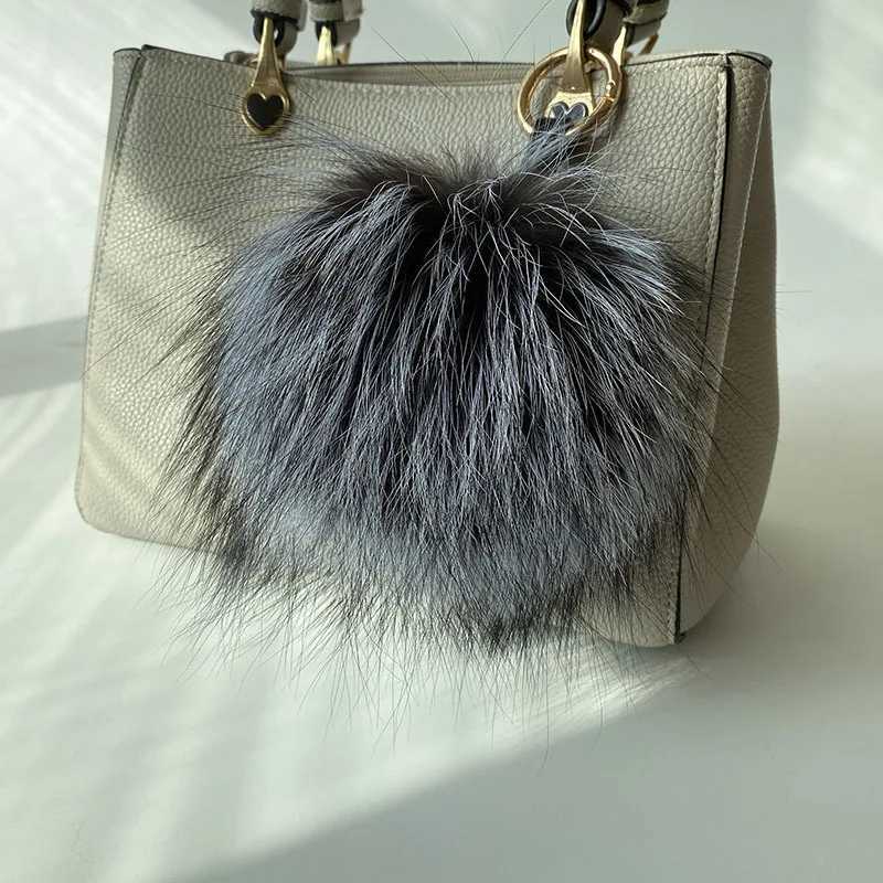 Big Size 15cm Real Fox Fur Ball Keychain Natural Raccon Fur Tassels Leather Strap Key Chain Ring Pendant For Women Charm f278 W251021