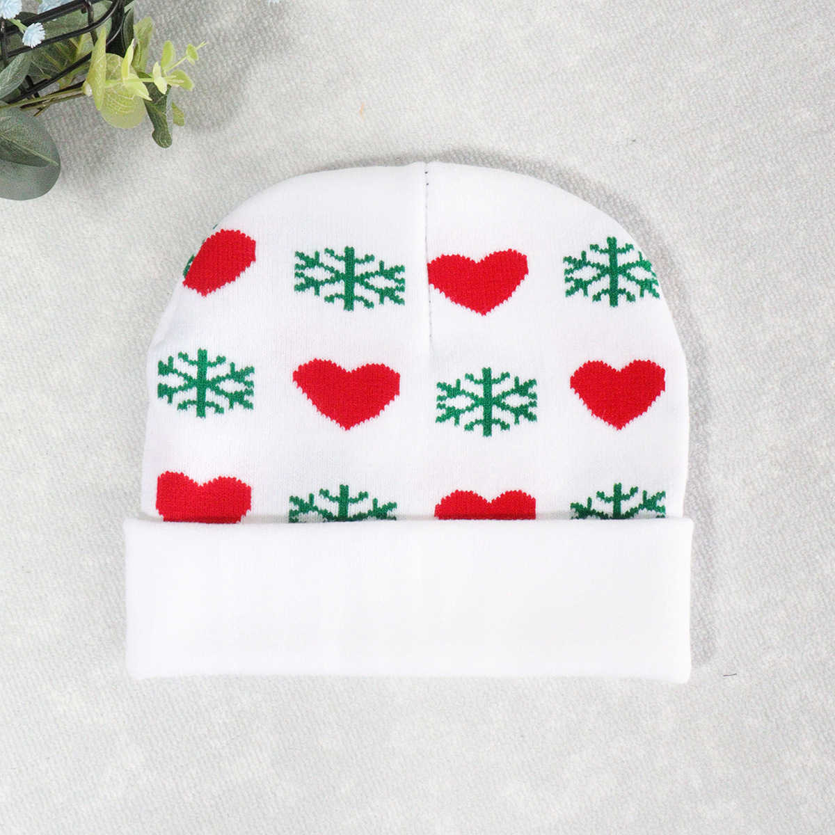 New Autumn and Winter Jacquard Hat Snowflake Love Heart Christmas Style Knitted Hat Warm Casual Fashion Cold Hat H251020