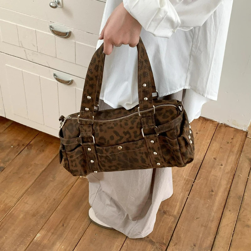 Retro Leopard Print Crossbody Bag with Studs Fashion Handle Bag for Women Commuting and leisure wear bag 251015