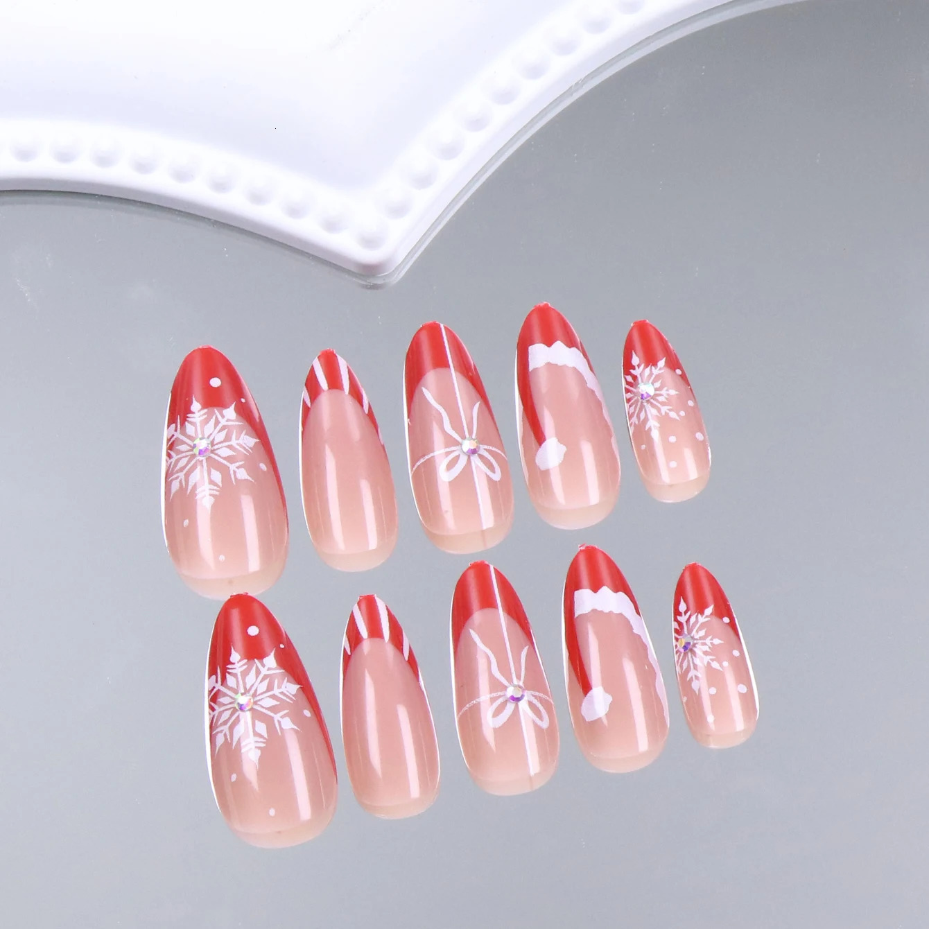 24PCS Red French Pointed Nails Christmas Fake Nails With Snowflake Christmas Hat Artificially Adhered To The Nails 251014