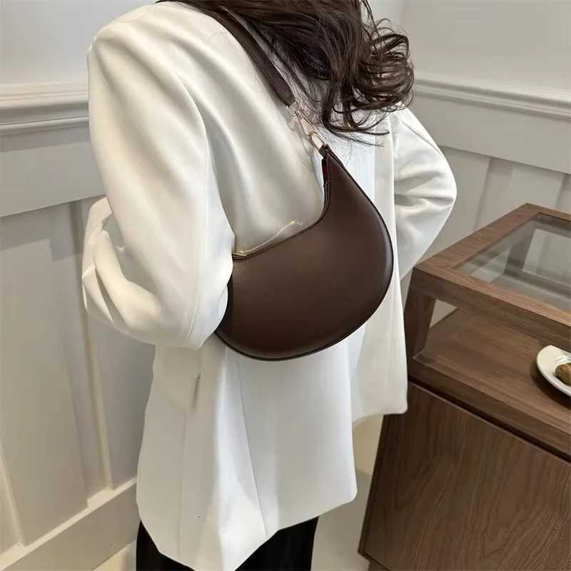 New Fashionable Highend Moonshaped Baseball Bag Showing Luxury Womens Single Shoulder Bag Elegant lady Handbags bolso mujerXJ251021