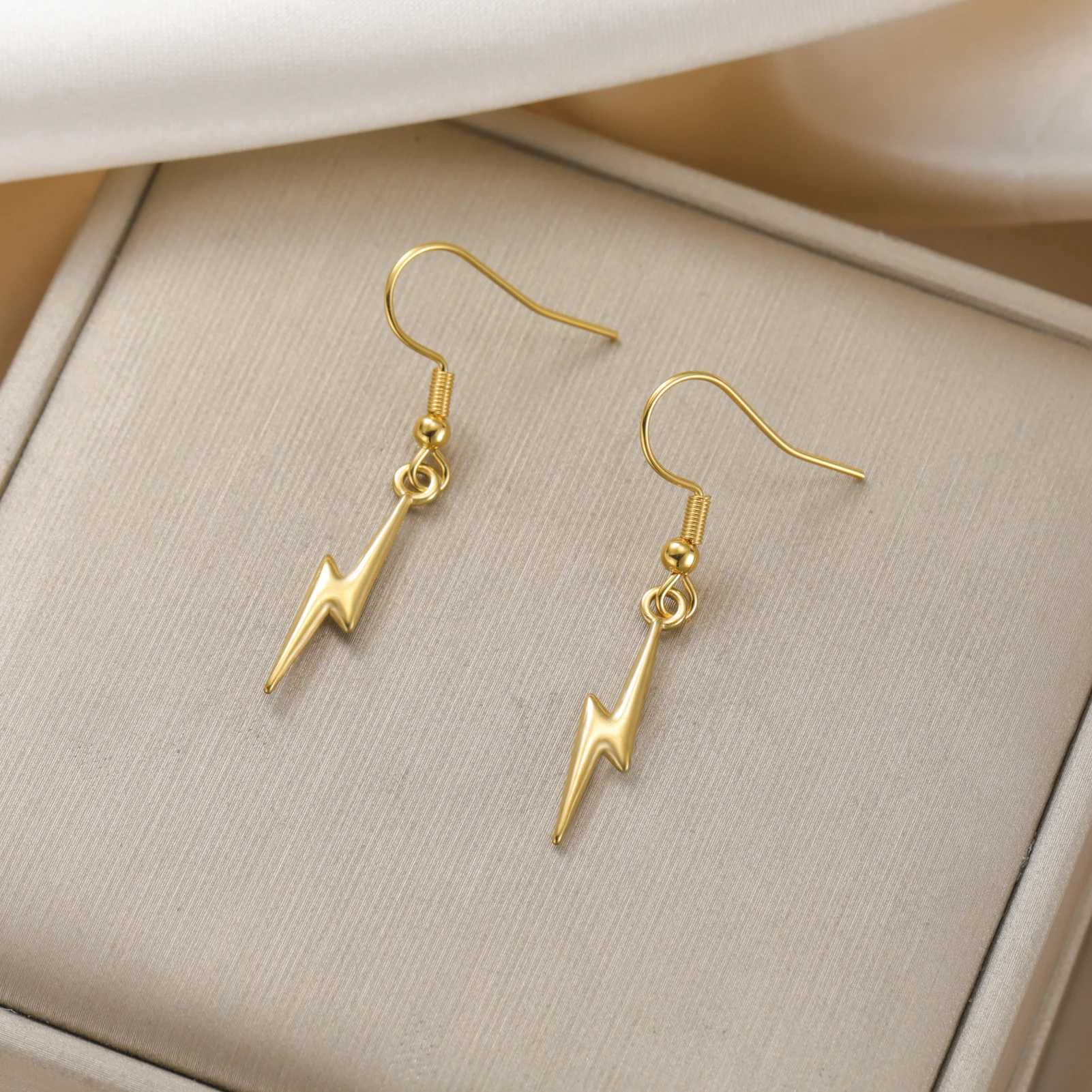 Cazador Lightning Dangle Earrings for Women Men Stainless Steel Couple Jewelry Punk Drop Earrings 2025 Birthday Gift J251021