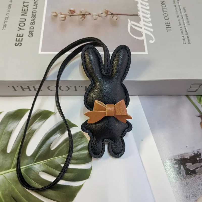 Lovely Cat Keychain Cartoon Leather Pendant Car Key Chain Cute Bag Accessories Girl Woman Gift Key Chains W251021