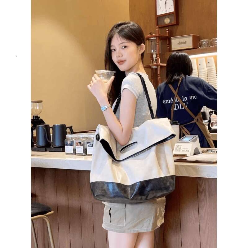 Women New Trendy Fashion Wide Strap Crossbody High End Versatile Messenger For Class And Commute Tote Bag High Quality